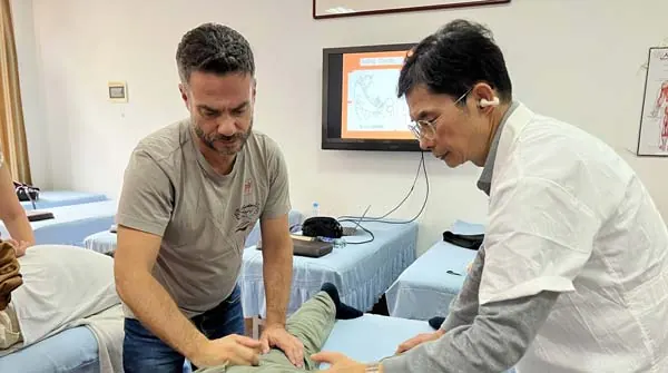 Pratique du Tui Na à l'hôpital de l'Université de médecine traditionnelle chinoise du Jiangxi